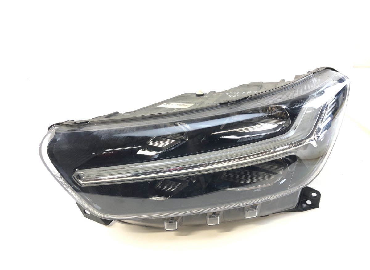 Volvo XC40 / EX40 31655985 Headlight left VOLVO XC40 / EX40 / EC40 (536, 539) (2017-) Part codes: 31655985, 32133575
Generation: XC40...