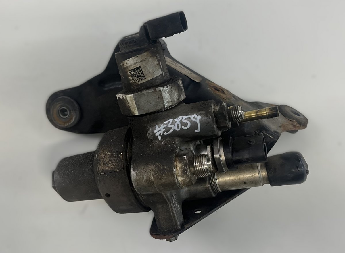 Mercedes-Benz A (W169) Fuel pressure regulator A2124700507 110R000156 Fuel pressure regulator ...