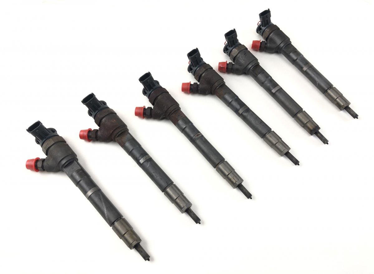 Jeep Grand Cherokee (WK) Fuel injector set 0445110430 4047025197144 0046328576 0986435214 ...