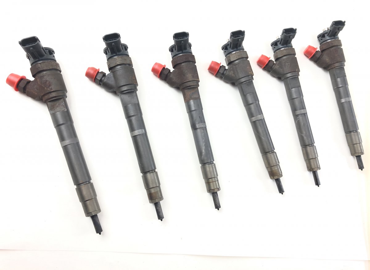 Jeep Grand Cherokee (WK) Fuel injector set 0445110430 4047025197144 0046328576 0986435214 ...