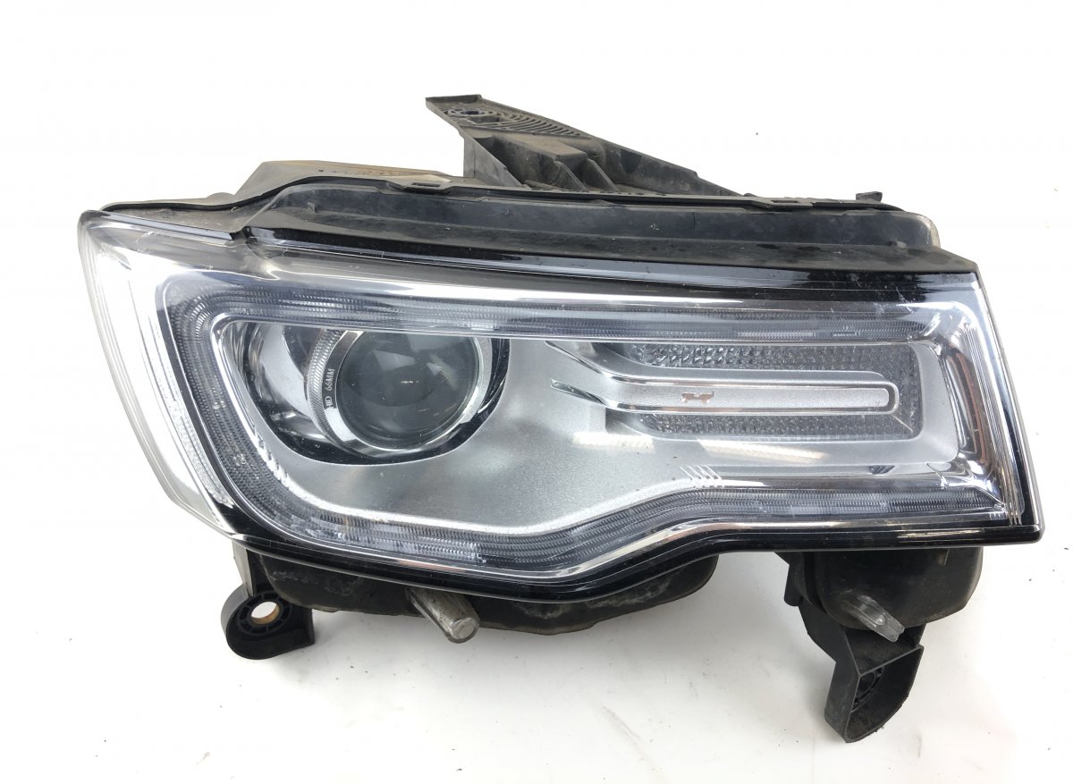 Jeep Grand Cherokee (WK) headlight right 68144704AF Headlight right JEEP GRAND CHEROKEE ...
