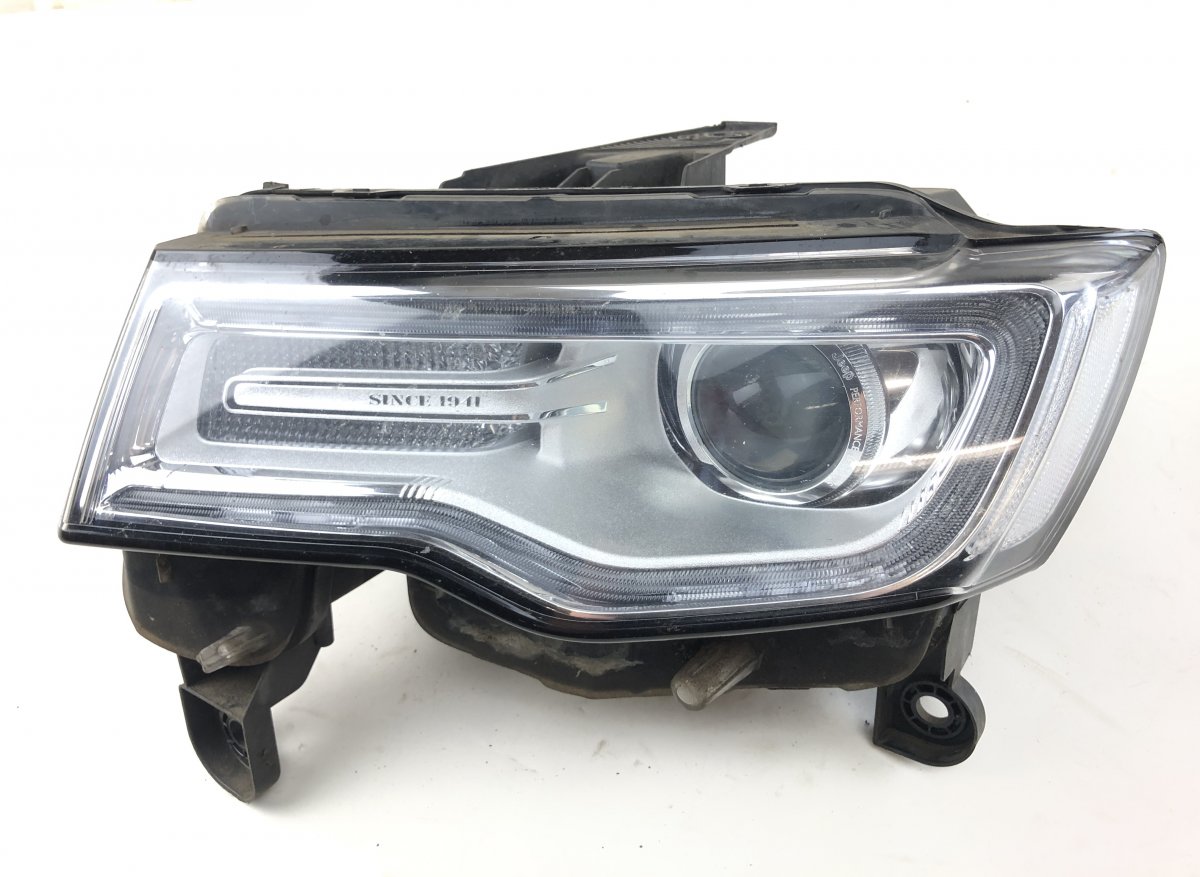 Jeep Grand Cherokee (WK) headlight left 68144705AF Headlight left JEEP GRAND CHEROKEE I...