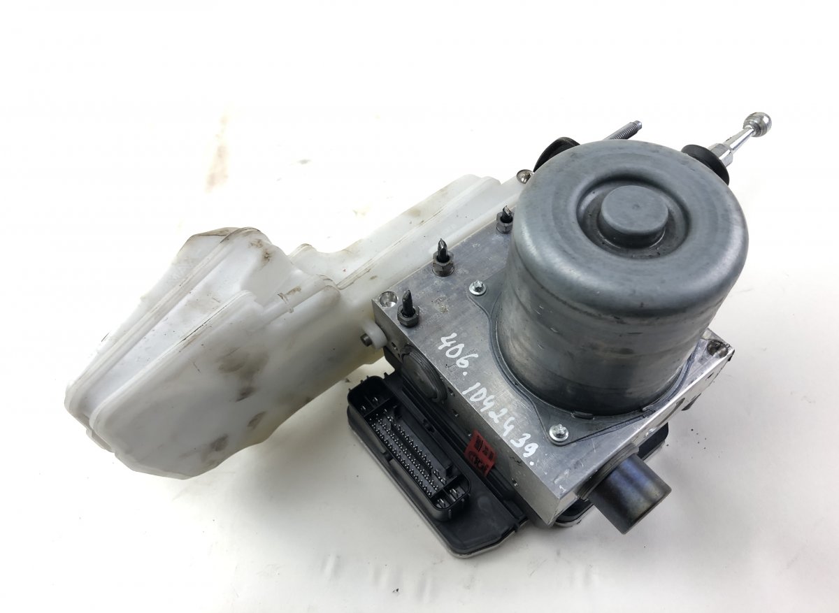 Land Rover Discovery ABS hydraulic unit / pump LR155105 ABS hydraulic unit / pump LAND ROVER D...