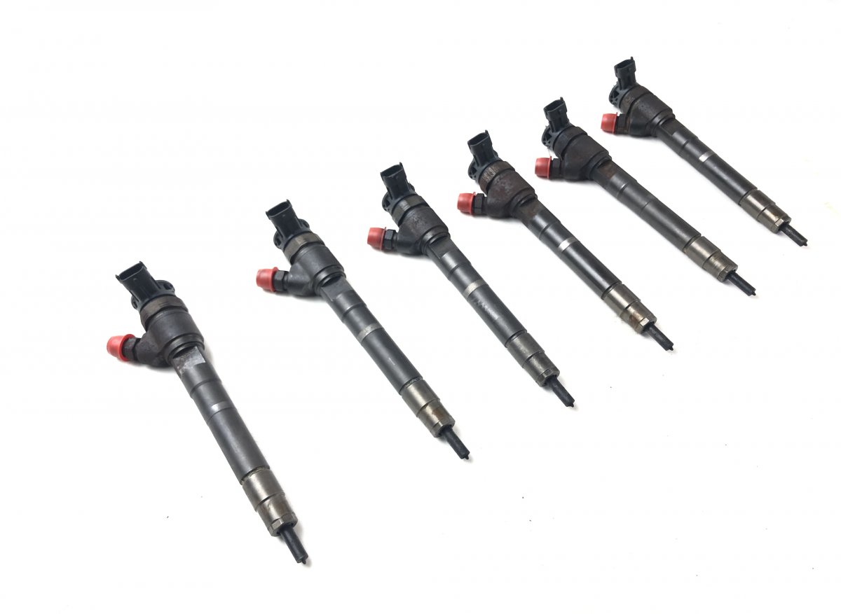 Jeep Grand Cherokee (WK) Fuel injector set 0445110430 4047025197144 0046328576 0986435214 ...