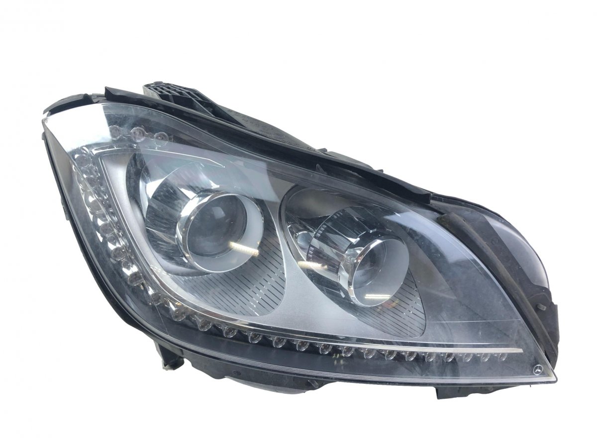 Mercedes-Benz CLS (C218) передняя фара (правая) A2188204461 Headlight right MERCEDES-BENZ CLS (...
