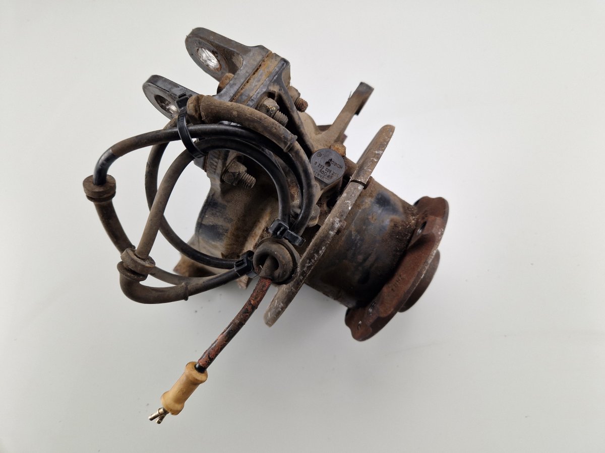 Maserati Quattroporte Wheel bearing housing rear left 377000363 Wheel bearing housing rear left MASER...