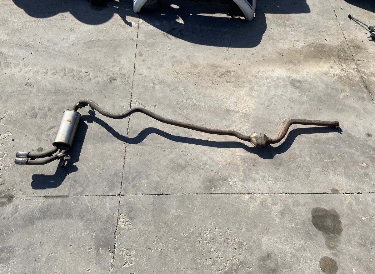 BMW 3 (E90 / E91 / E92 / E93) Exhaust system complete 8515033 18308597082 18308571887 18308581218 851...