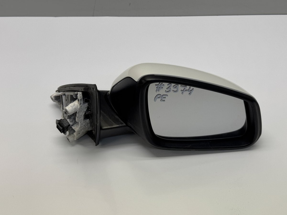 BMW X1 (F48) 51167423638 7423638 Mirror right BMW X1 (F48) (2014-2022) Part codes: 51167423638, 7423638
Generation: X1...