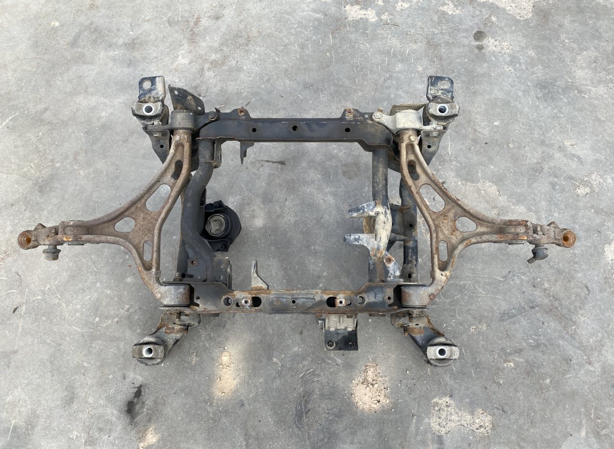 Jeep Grand Cherokee (WK) Front Axle Beam 52124634AM 521244677AF 52124642AB 52124643AB 68...