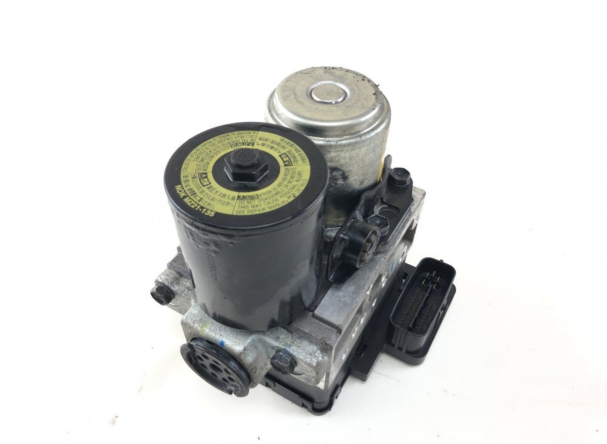 4405030660 ABS hydraulic unit / pump LEXUS IS III (XE30) (2013-)