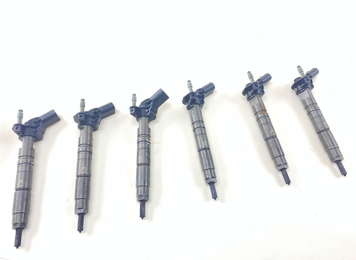 Mercedes-Benz C (W204) Fuel Injector 0445116025 0445116026 0986435404 Fuel Injector ...
