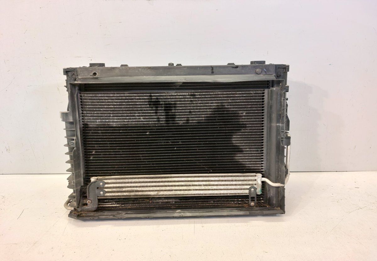 17117519210 28905000001 6450912282501 17427534911 Front panel BMW 6 (E63, E64) (2004-2010)