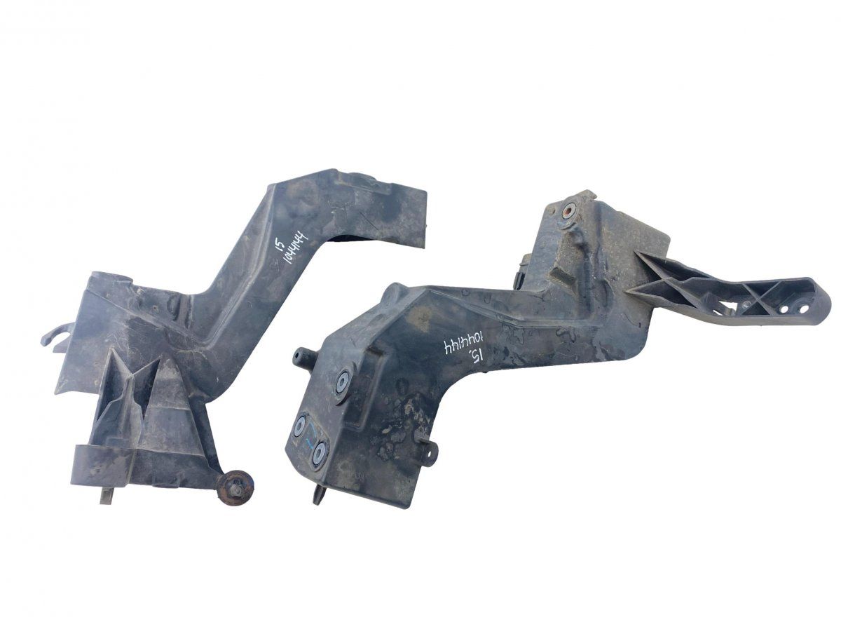 68223399AA 68223400AA Headlight mounting/bracket, set JEEP GRAND CHEROKEE IV (WK, WK2) (2010-2021)
