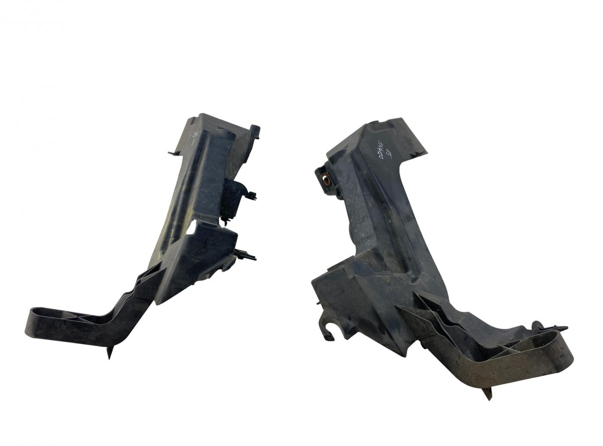 Jeep Grand Cherokee (WK) Headlight mounting/bracket, set 68223399AA 68223400AA Headlight mounting/bracke...
