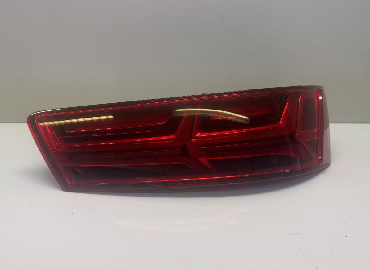 Audi Q7 (4M) Tail light, right 4M0945094M Tail light, right AUDI Q7 (4MB, 4MG)...