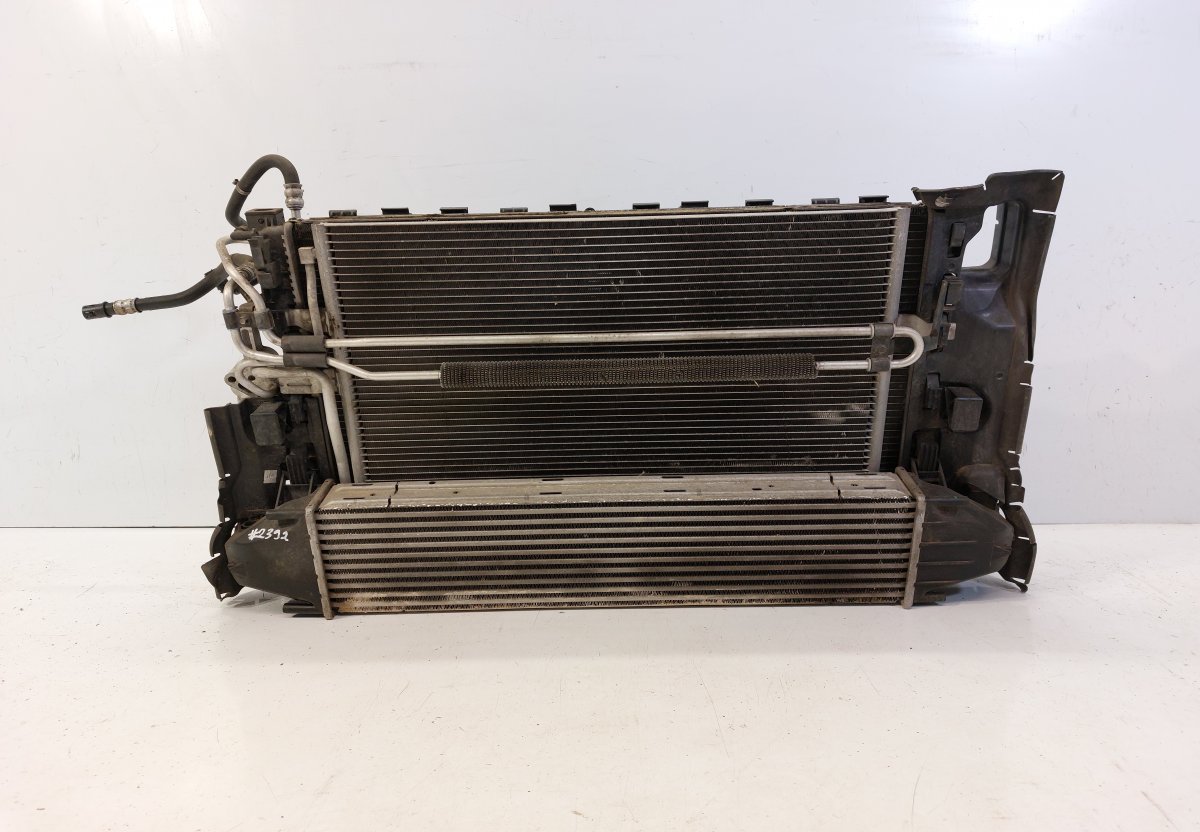 Volvo XC60 Radiator set 6G918C607MG P31293778 H0602005 6G917A095AD Radi...