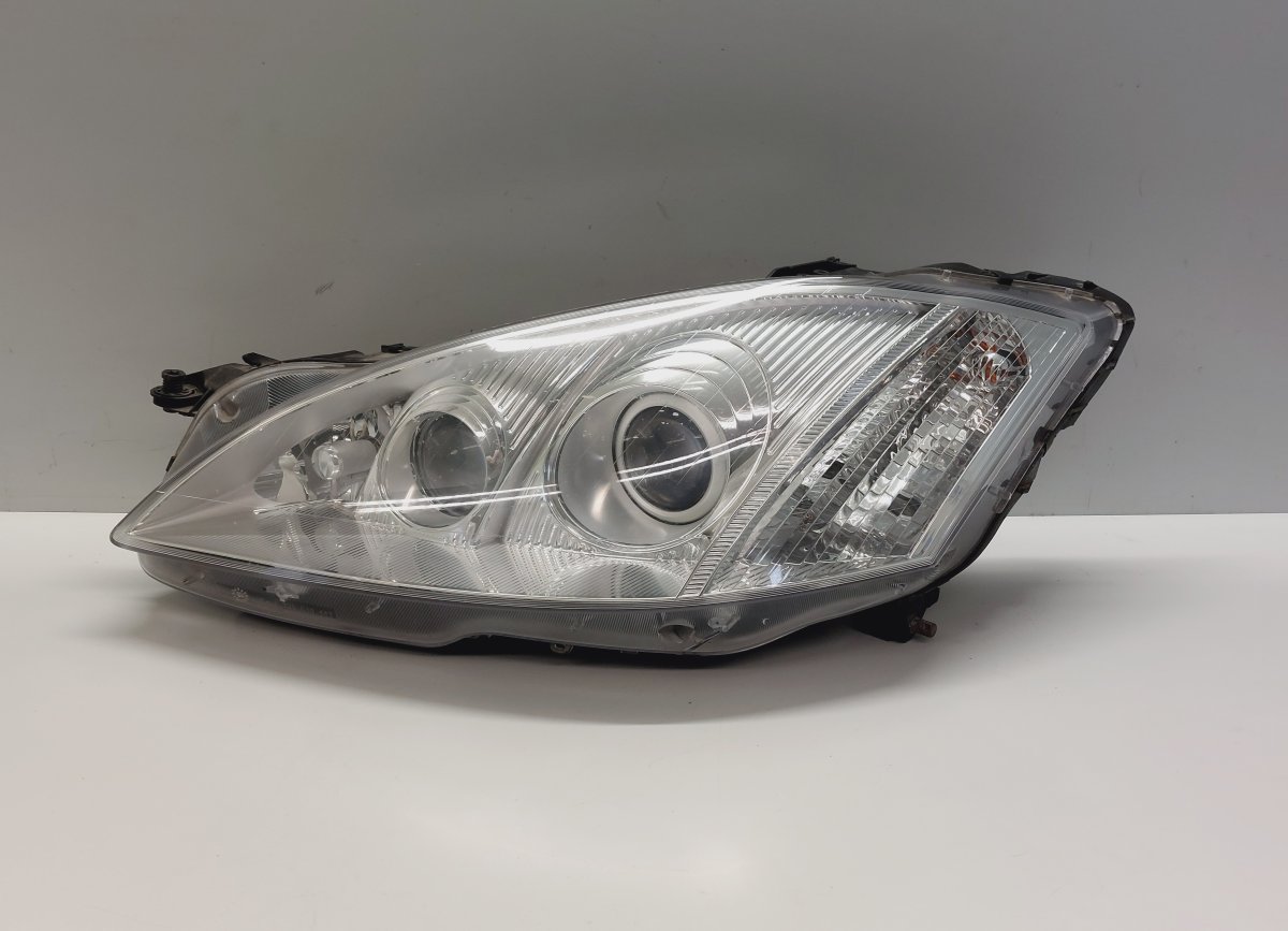 Mercedes-Benz A (W169) headlight left A2218202561 0301216283 Headlight left MERCEDES-...