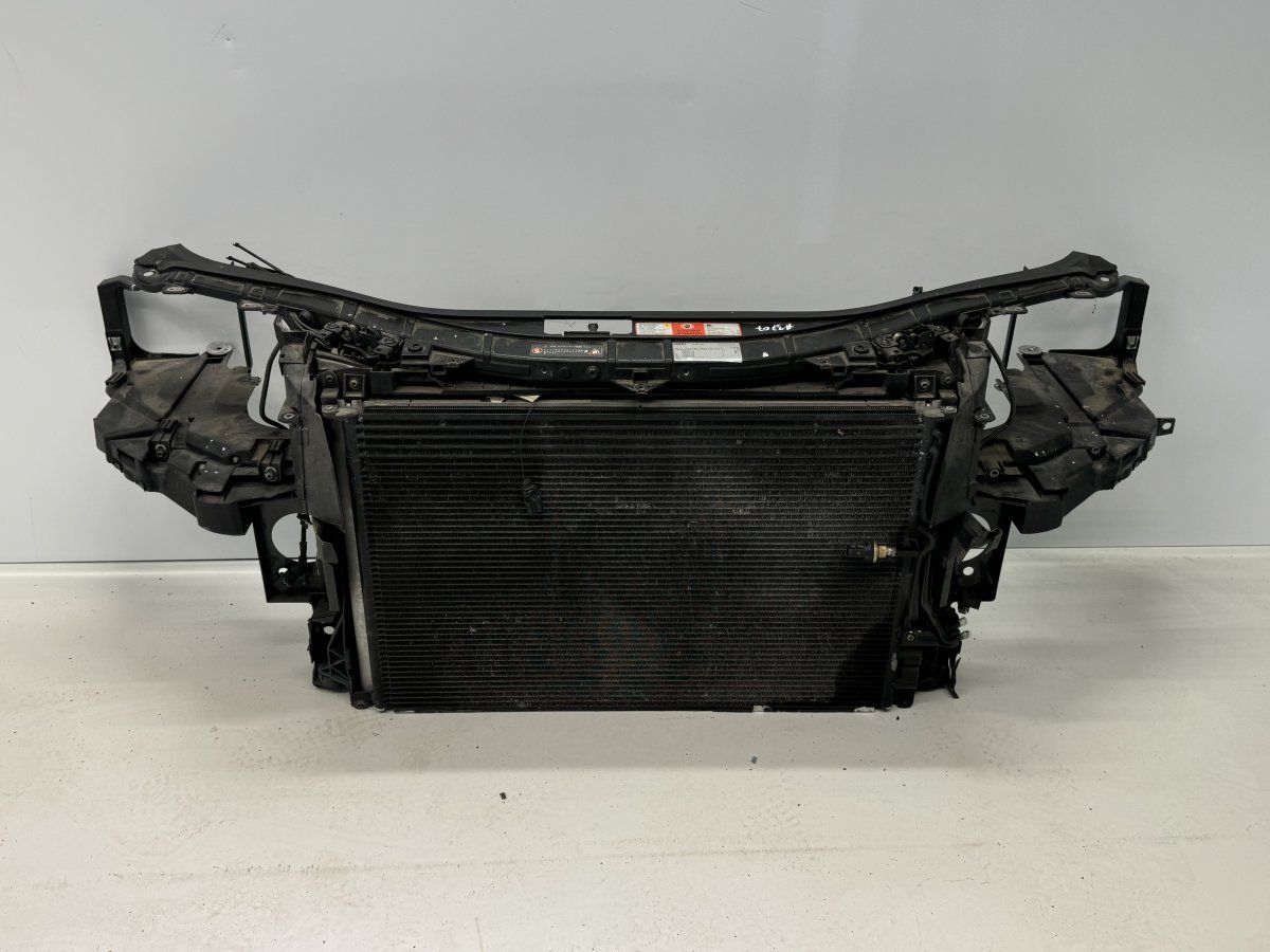 4E0805594C 4E0959455G 4E0959455H 4E0121207M 4E0121251F 4E0260403R Front panel AUDI A8 (4E) (2002-2010)