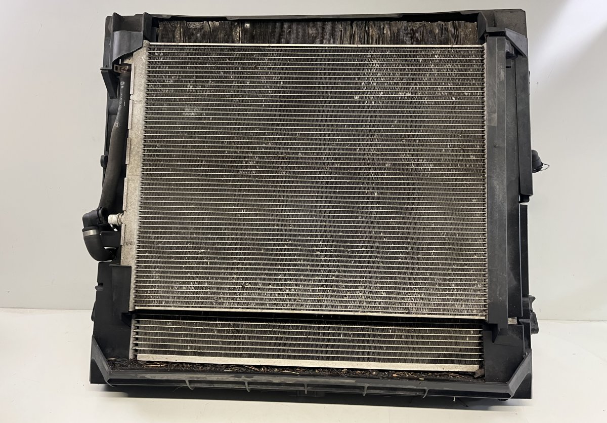 BMW X6 (E71 / E72) Radiator set 17117576305 64509239944 17117576271 17117631474...