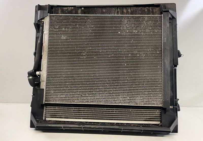 17117576305 64509239944 17117576271 17117631474 11517566335 Radiatoru komplekts BMW X6 (E71, E72) (2008-2014)