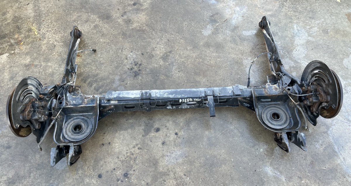 Opel Vivaro (B) Tagasilla ristitala 93458081 Rear axle Beam OPEL VIVARO B (2014-201...