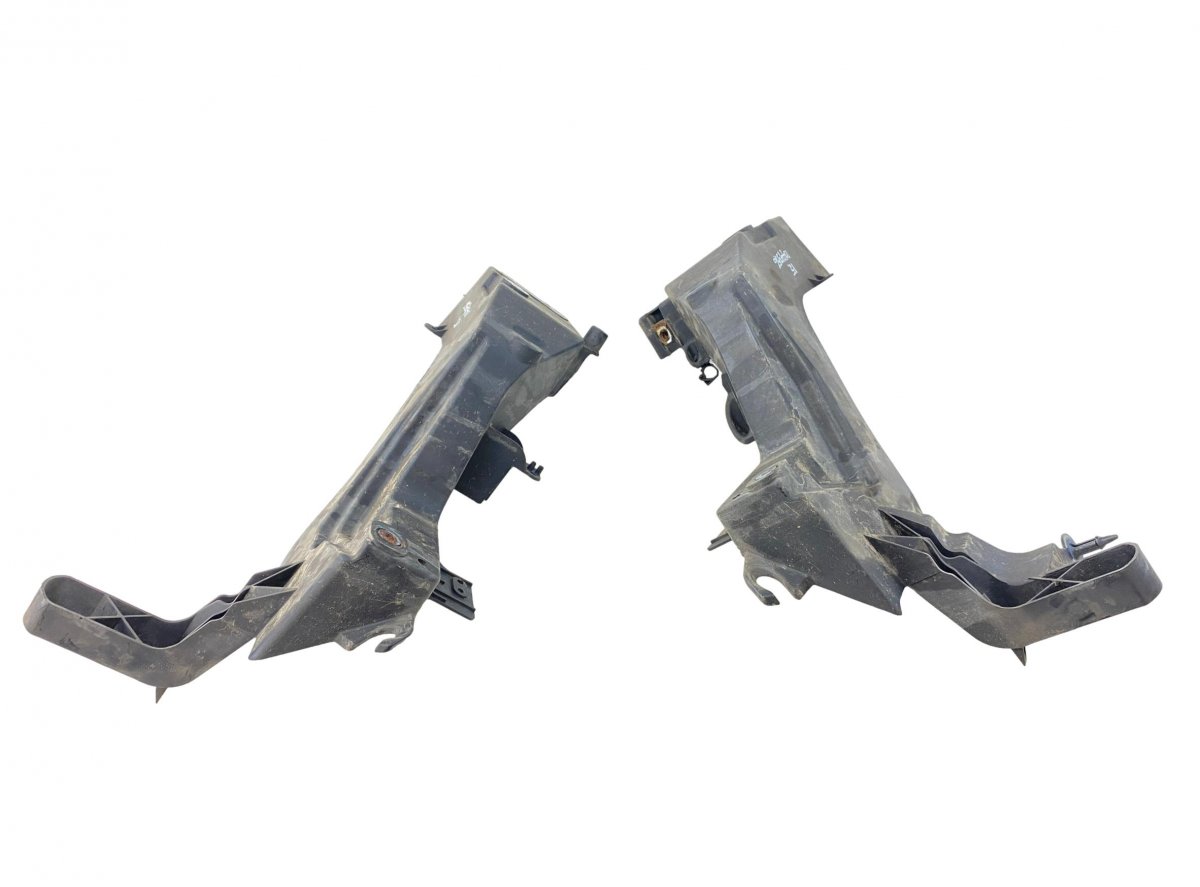 Jeep Grand Cherokee (WK) Headlight mounting/bracket, set 68223399AA 68223400AA Headlight mounting/bracke...