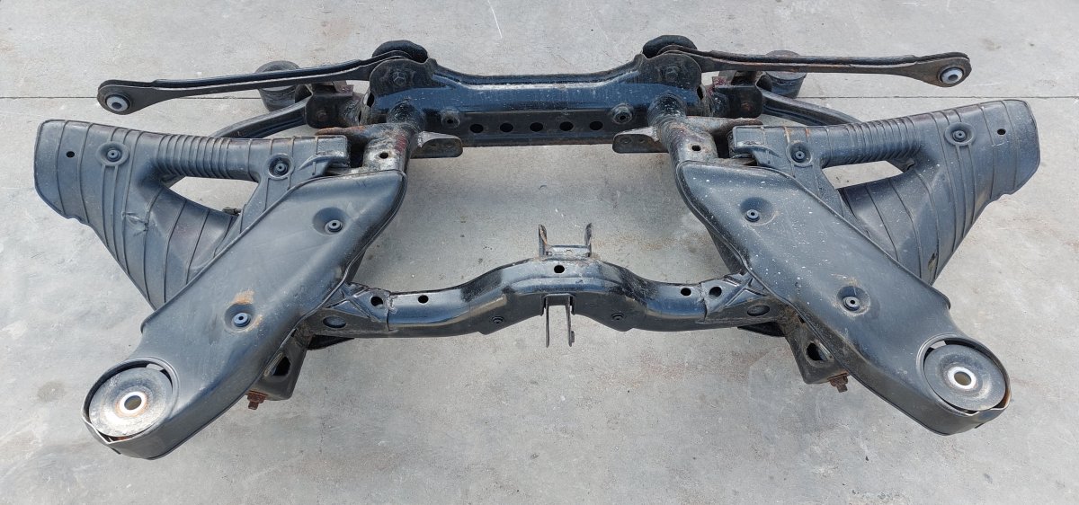 Volkswagen Touareg Rear axle beam