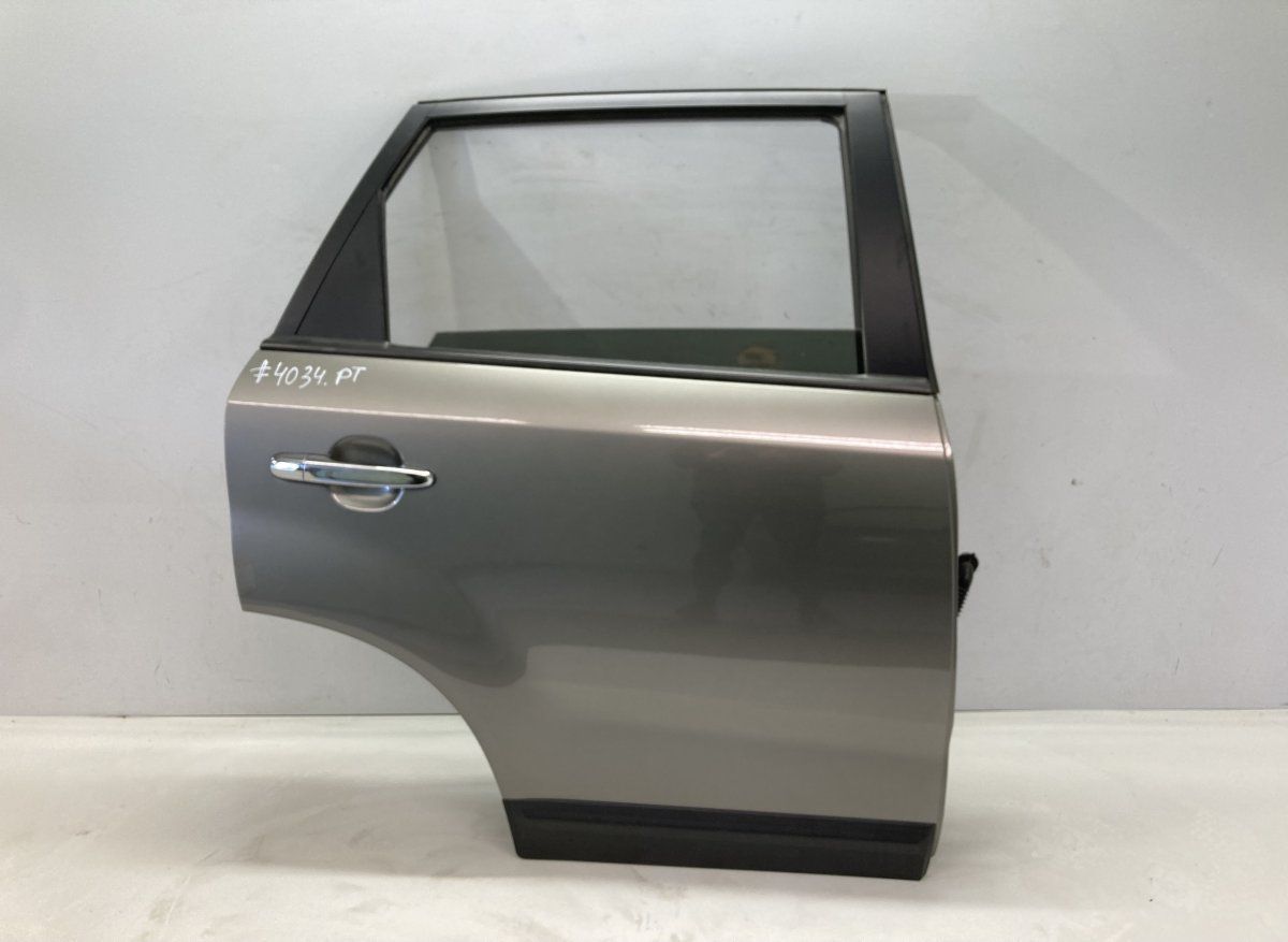 770042P010 Door Rear Right KIA SORENTO II (XM) (2009-2015)