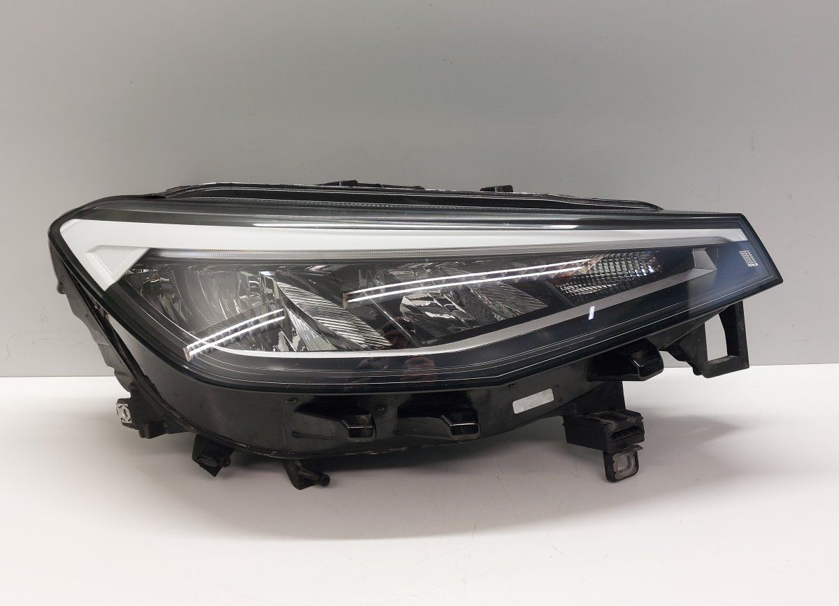 11B941006A Headlight right VW ID.4 (E21) (2020-)
