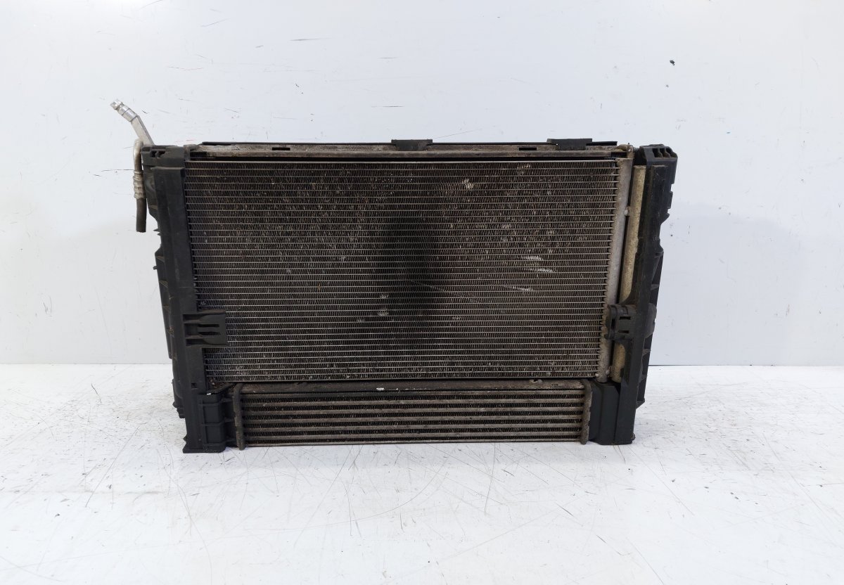 BMW 1 (E81 / E82 / E87 / E88) радиатор 110748-10 17107524912 Radiator BMW 1 (E81, E82,...