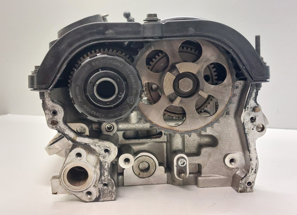 Jeep Grand Cherokee (WK) sylinterikansi 90352085F Cylinder Head JEEP GRAND CHEROKEE IV ...