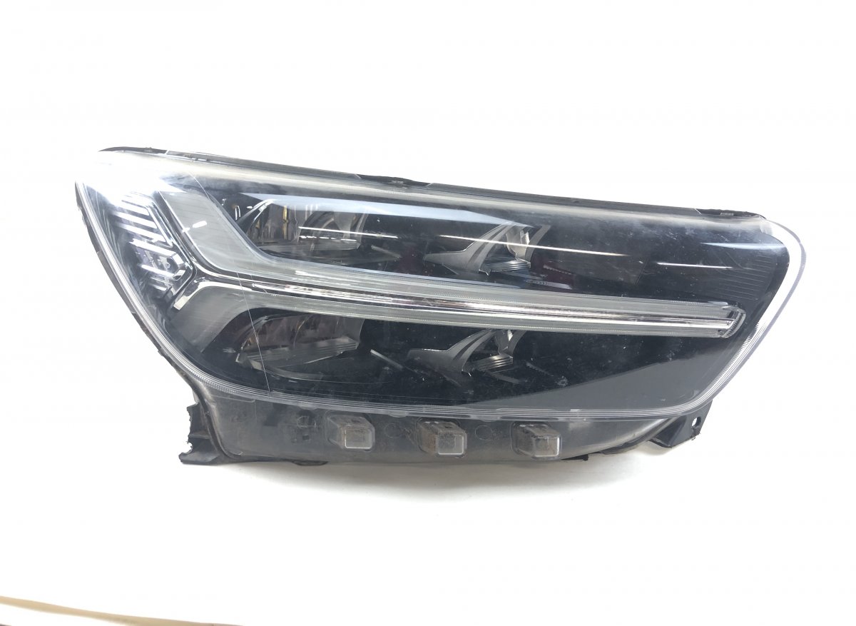 Volvo XC40 / EX40 esituli (parem) 31655995 Headlight right VOLVO XC40 / EX40 / EC...
