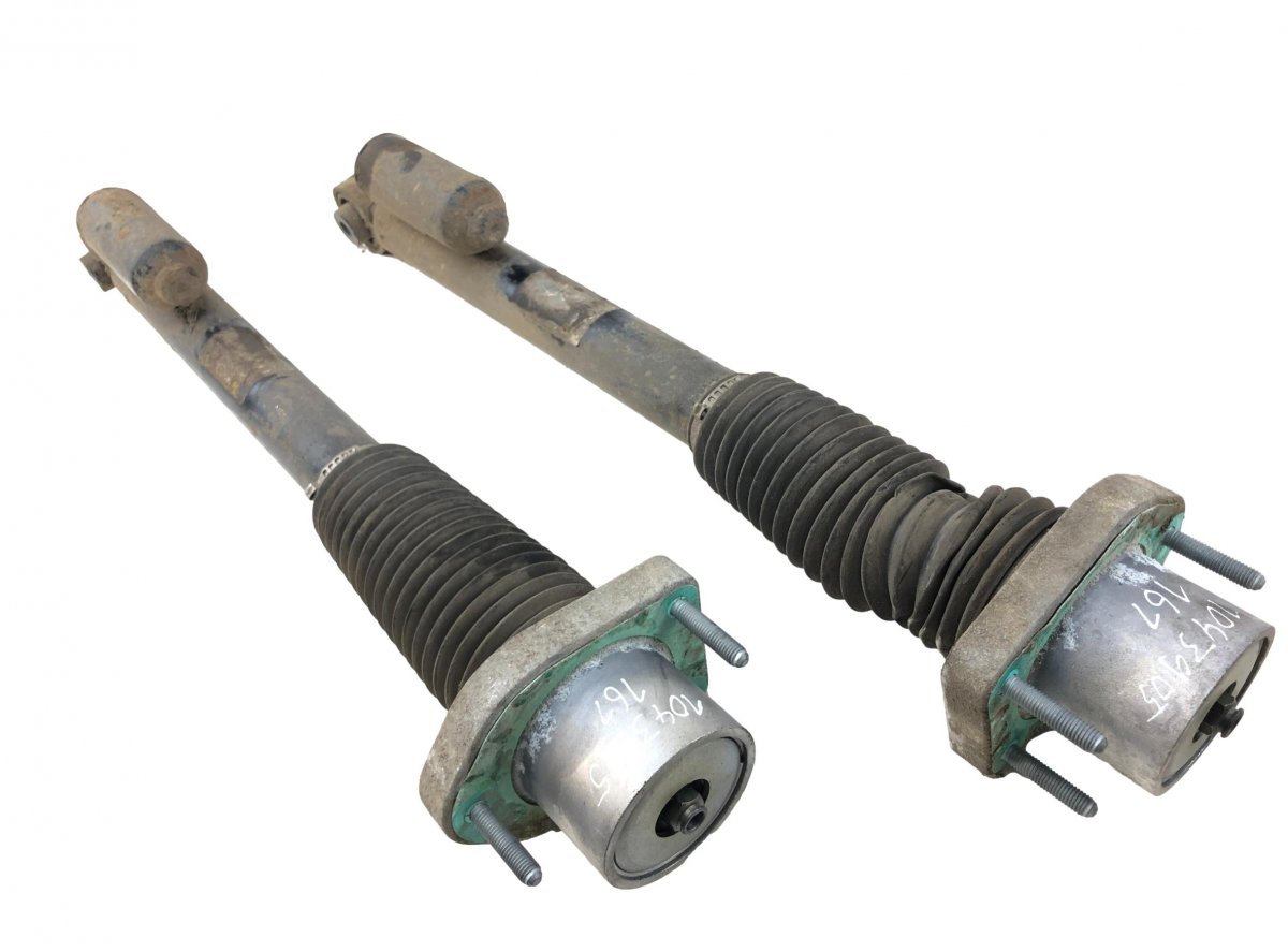 Land Rover Range Rover (L405) Shock absorber set, rear LR034266 LR034271 Shock absorber set, rear LAND...