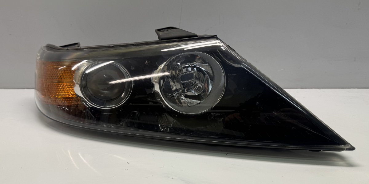 Kia Sorento передняя фара (правая) 921022P000 Headlight right KIA SORENTO II (XM) ...