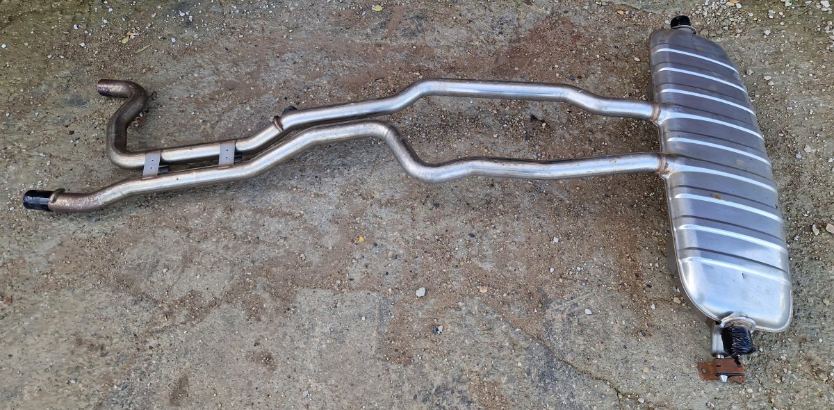Porsche Cayenne Exhaust rear silencer (muffler) 95511112110 Exhaust rear silencer (muffler) POR...