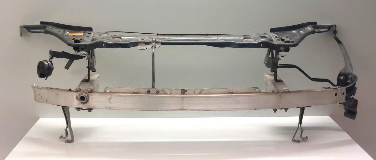 Mercedes-Benz C (W204) Front panel A207620032 A2076200195 A2076200295 A2076202000 ...