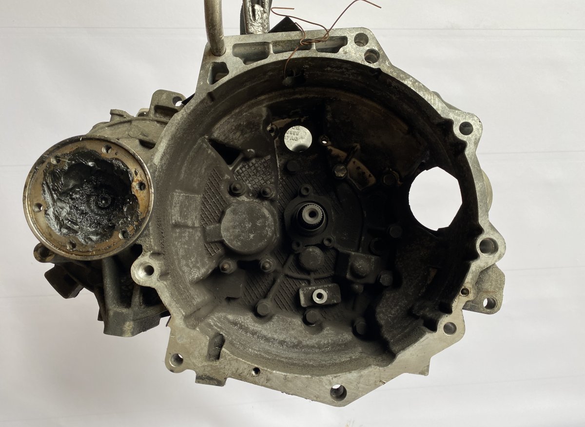 Volkswagen Golf 4 Gearbox Gearbox VW GOLF V (1K) (2003-2009)

Part codes:...