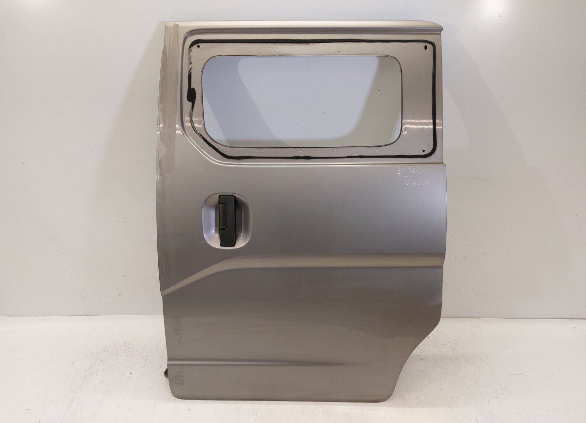 H21014FAMA Sliding door left NISSAN NV200 (M20) (2010-2021)