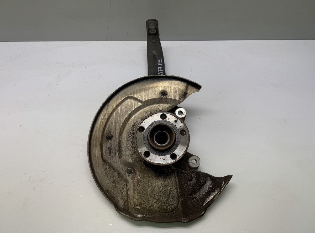 Volvo XC90 Wheel bearing housing front right 31476879 Wheel bearing housing front right VOLV...