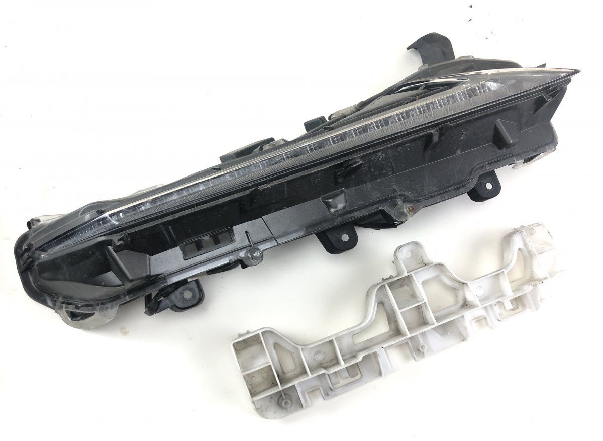 8161078090 Position Light front right LEXUS NX I (AZ10) (2014-2021)