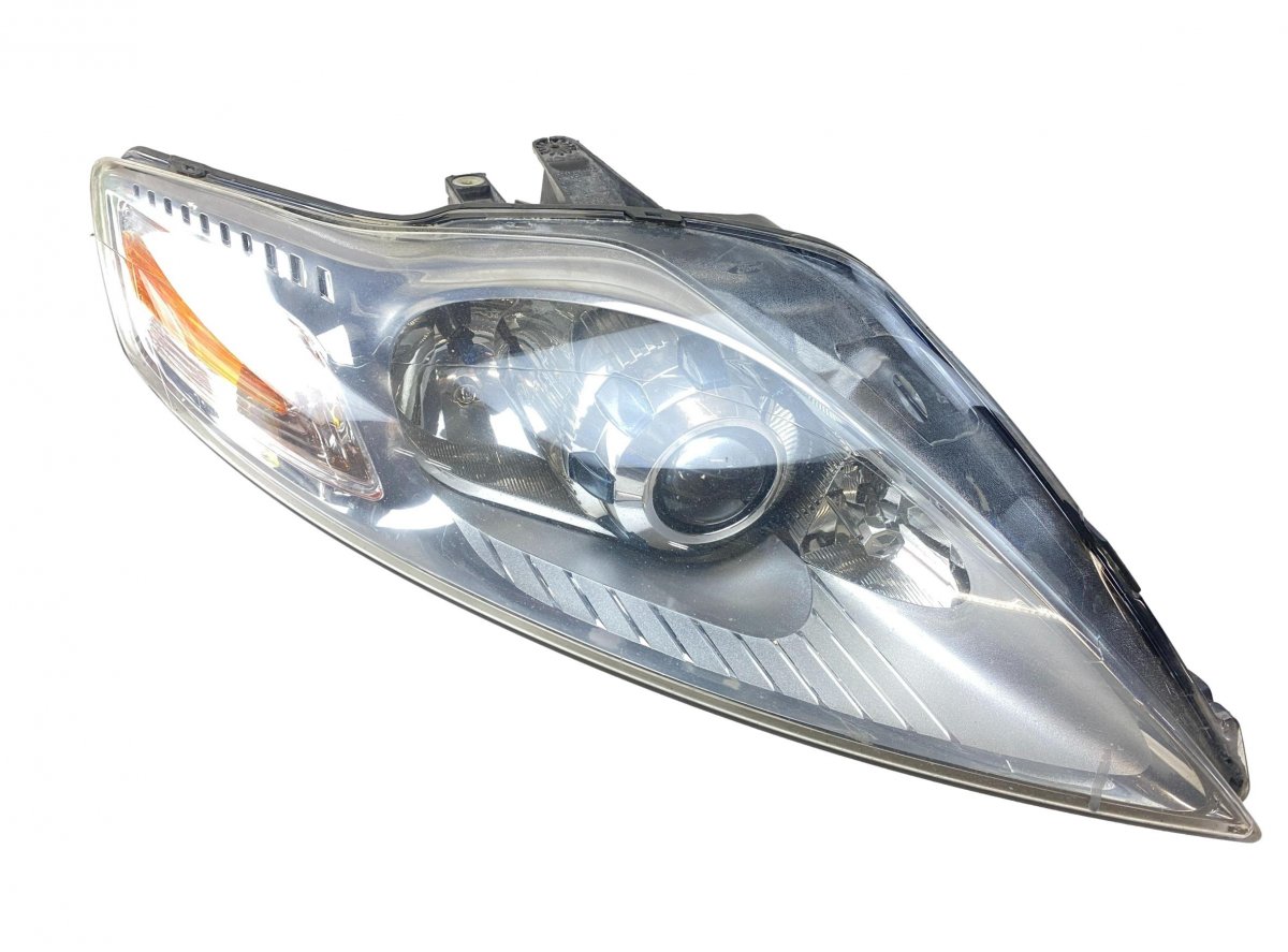 Ford Mondeo headlight right 1811624 Headlight right FORD MONDEO Mk IV (BA7)...