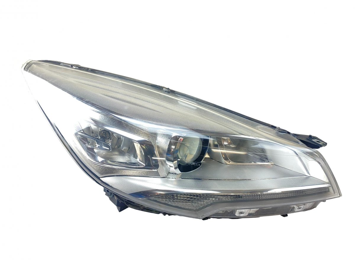 Ford Kuga headlight right 90021745 Headlight right FORD KUGA II (DM2, TF)...