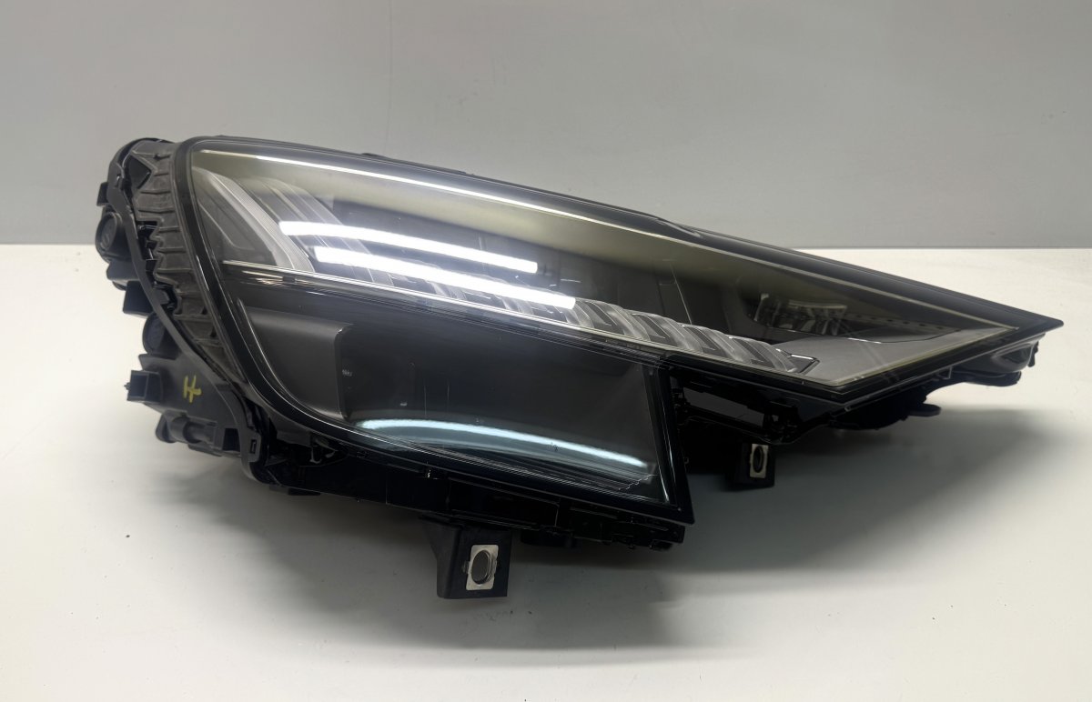 Audi Q8 esituli (parem) 4M8941036 Headlight right AUDI Q8 (4MN) (2018-)...