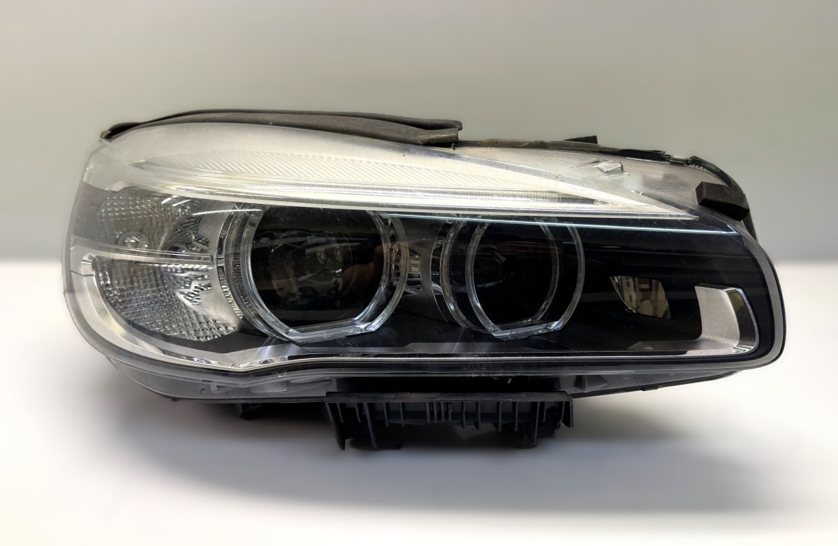 BMW 2 (F22 / F23) priekinis žibintas (dešinė)