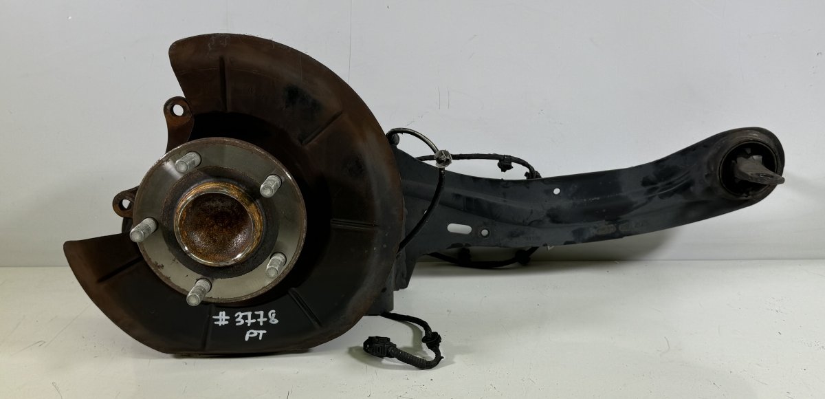 Mazda 5 (CW) Wheel bearing housing rear right C51328200 Wheel bearing housing rear right MAZD...