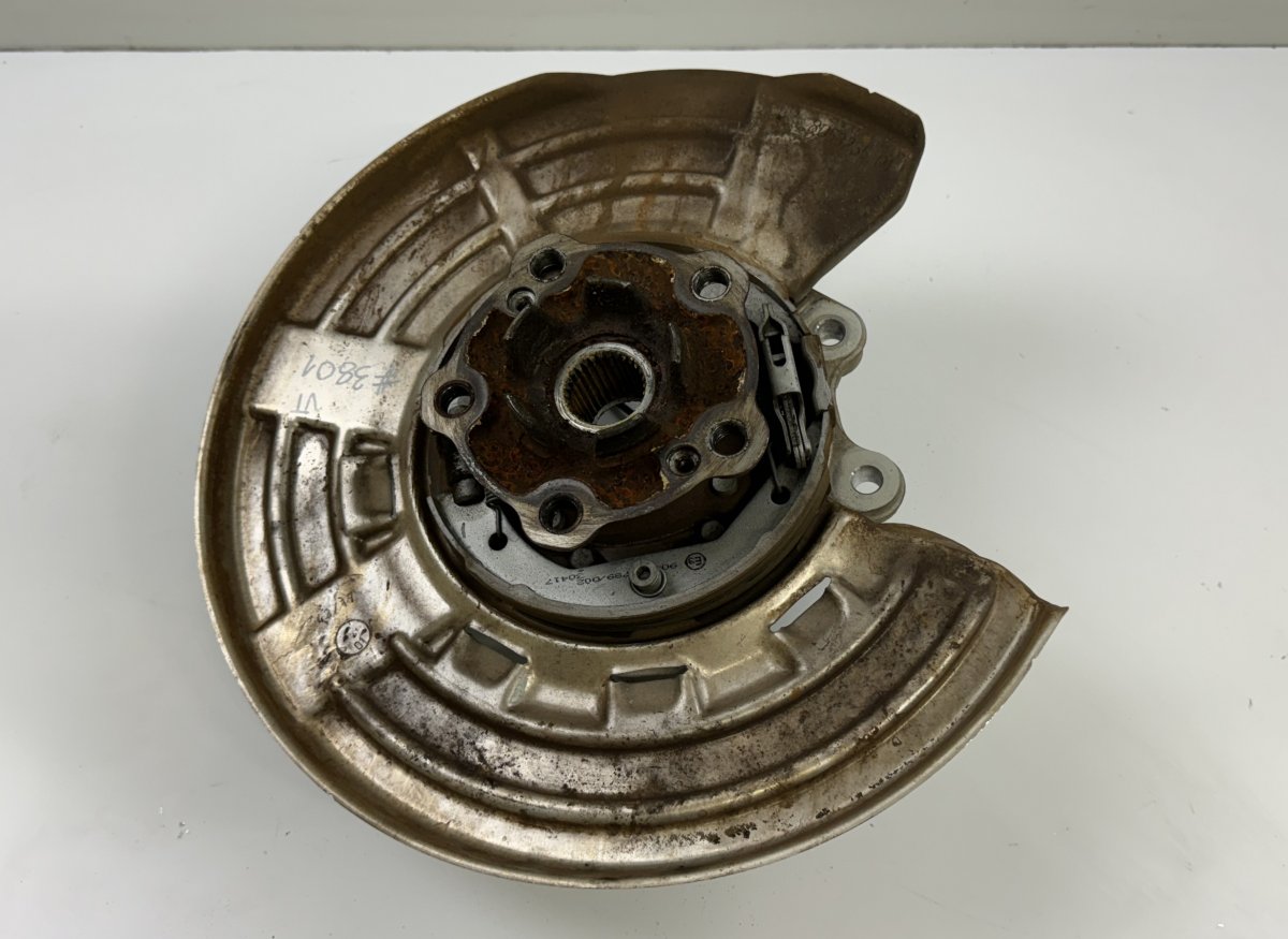 BMW 3 (F30 / F31) Wheel bearing housing rear left 228488103 Wheel bearing housing rear left BMW 3...