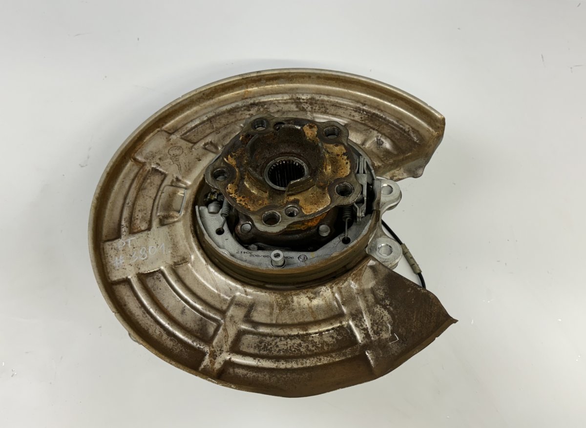 BMW 3 (F30 / F31) Wheel bearing housing rear right 228488203 Wheel bearing housing rear right BMW ...