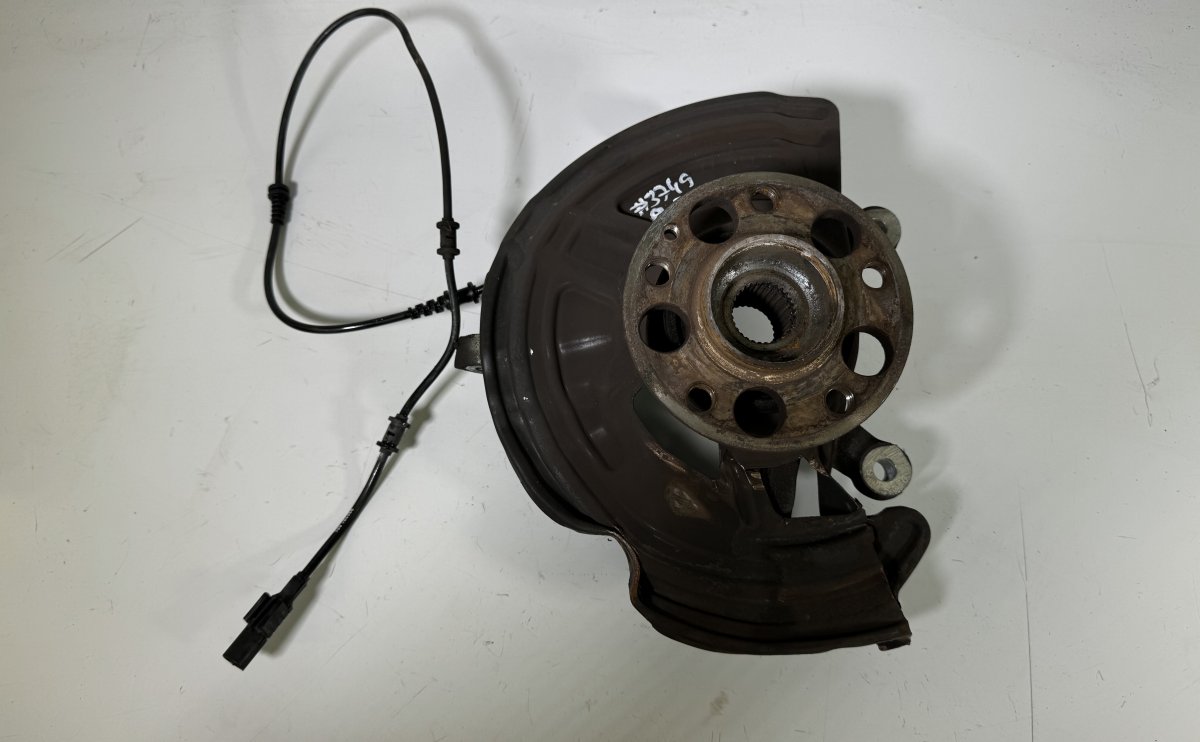 Mercedes-Benz A (W176) Wheel bearing housing front right A2463320200 Wheel bearing housing front right M...