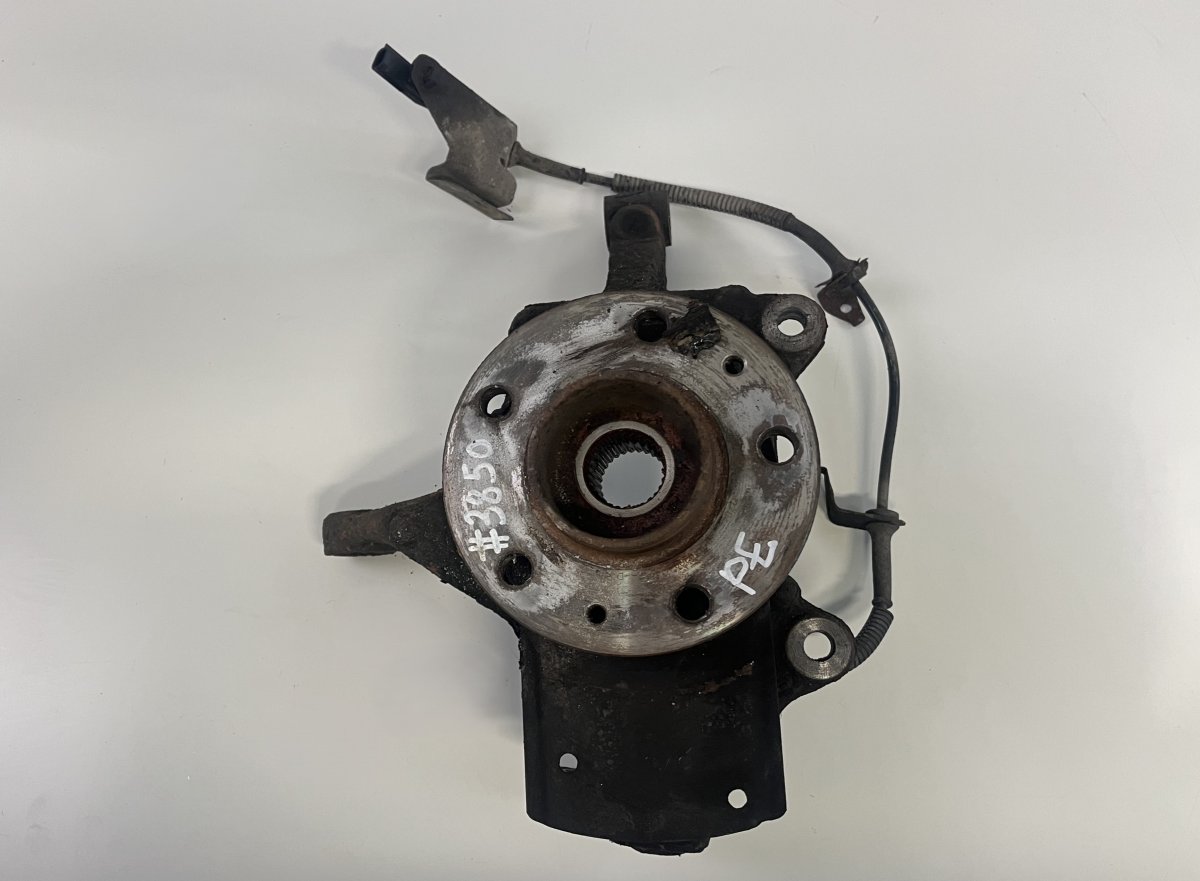 Opel Vivaro (B) Wheel bearing housing front right 93866696 Wheel bearing housing front right OPEL...