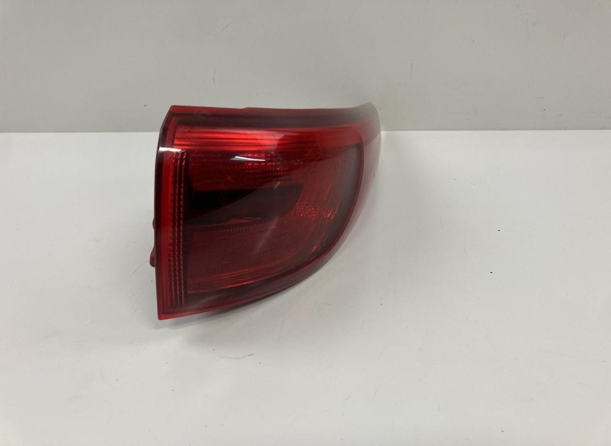 Kia Sportage Tail light, right 92402-F10 92402F10 Tail light, right KIA SPORTA...